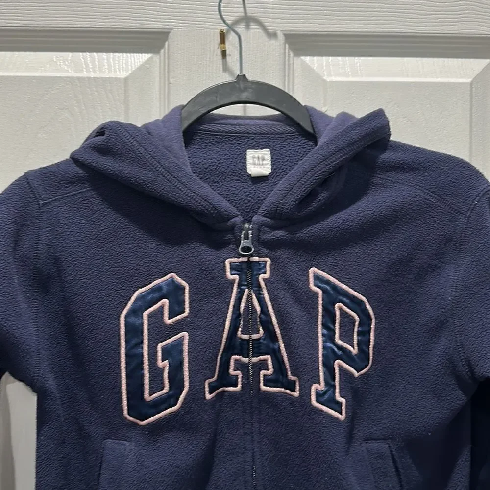 GAP FLEECE HOODED SWEATSHIRT. NAVY BLUE